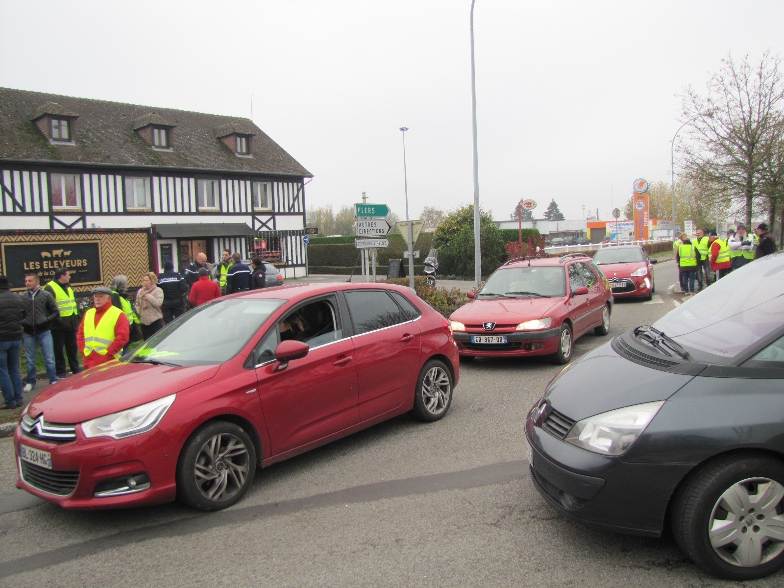 Commande Leclerc Génial Gilets Jaunes   L Aigle Trois Secteurs Impactés Et Ralentis