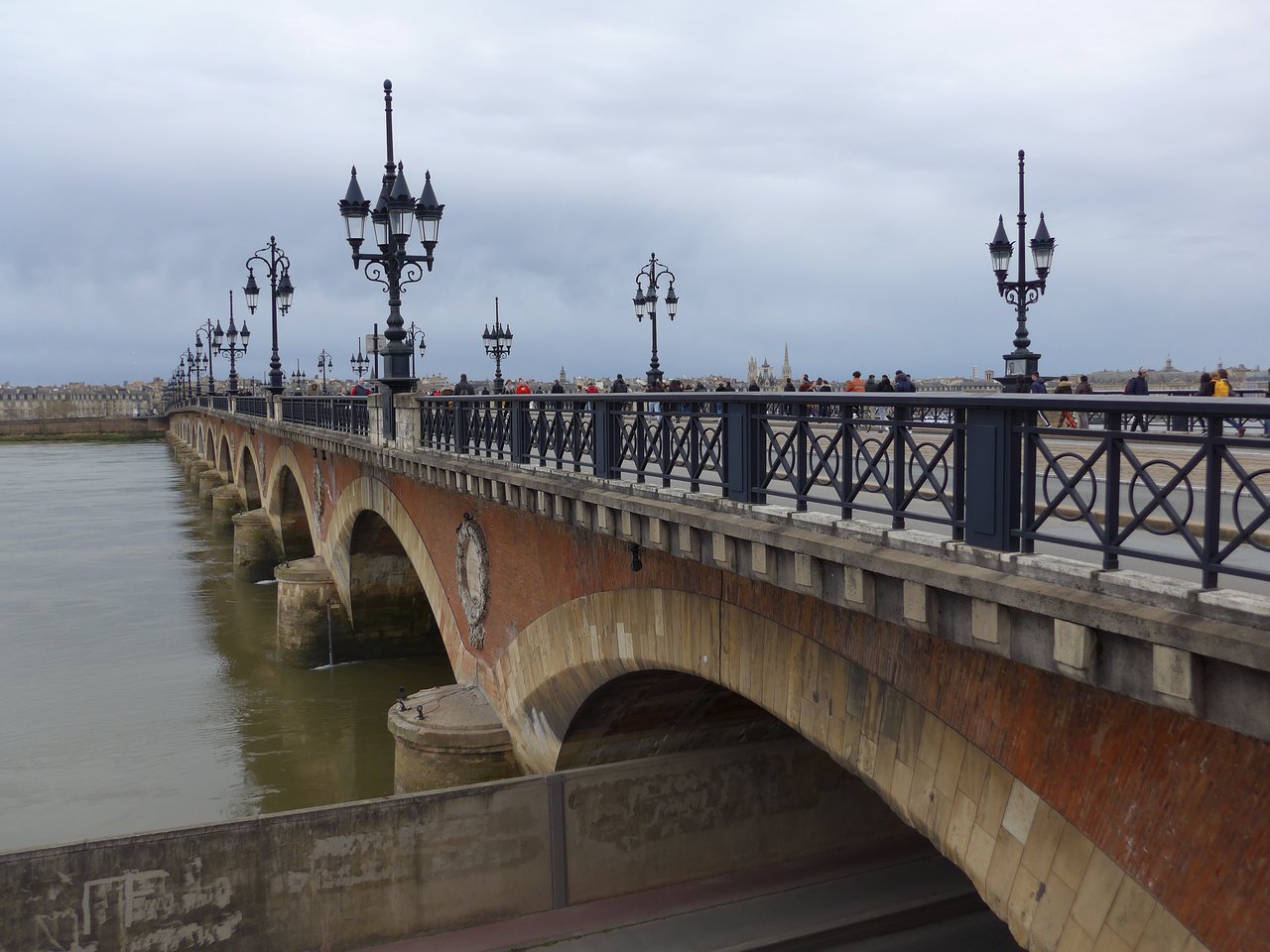 bordeaux pont de pierre