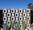 Jardin Californien Élégant Succulents and Cactus with A Bit Of Outdoor Sculpture to