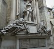 Paris Jardin Du Luxembourg Élégant S Of Monument De L Amiral Gaspard De Coligny In Paris